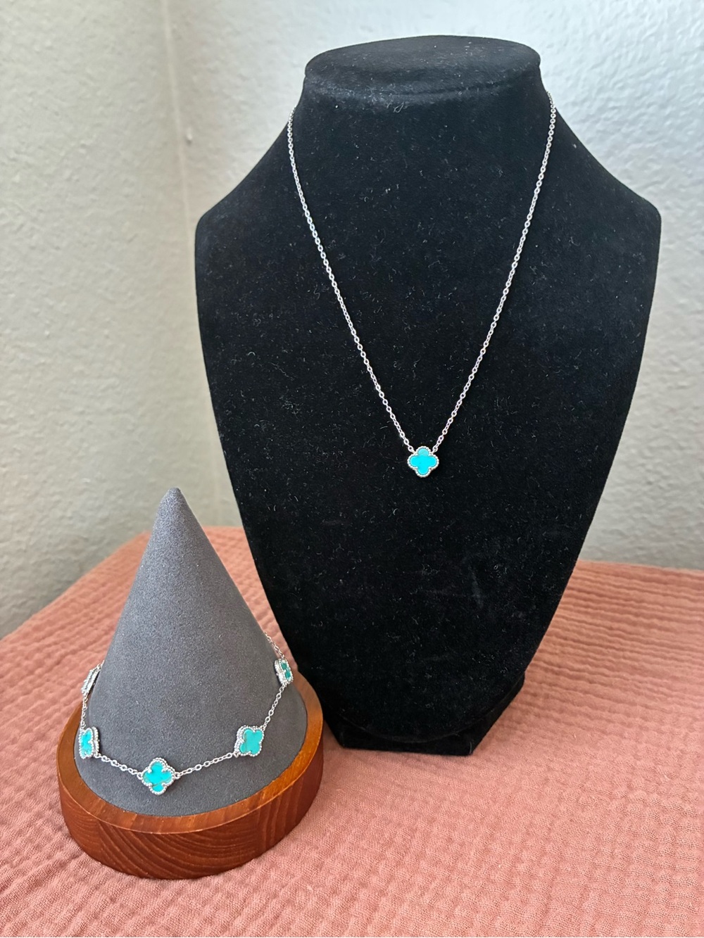 Turquoise Clover Silver Necklace and Bracelet Set - 925 Sterling Silver